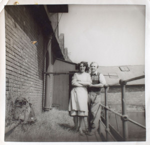 Mavis Cowling and Fellow Mill Workers